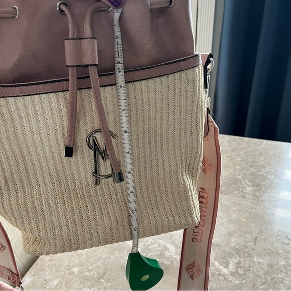 Steve Madden beige and rose color purse with adjustable aztec strap. - Picture 9 of 13